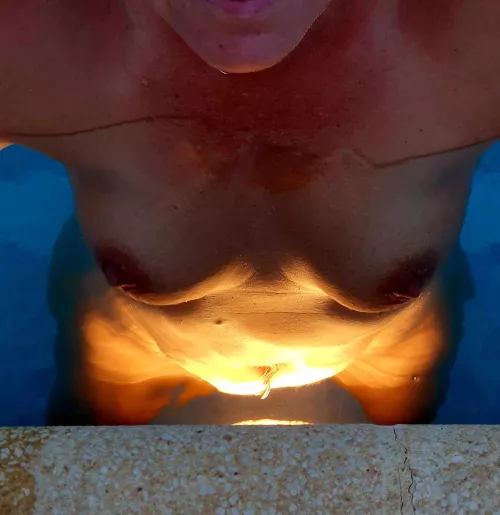 I am alone in the pool for a morning dipp