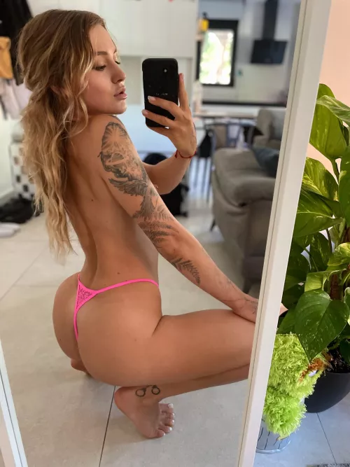 I want you to jerk off to my pics