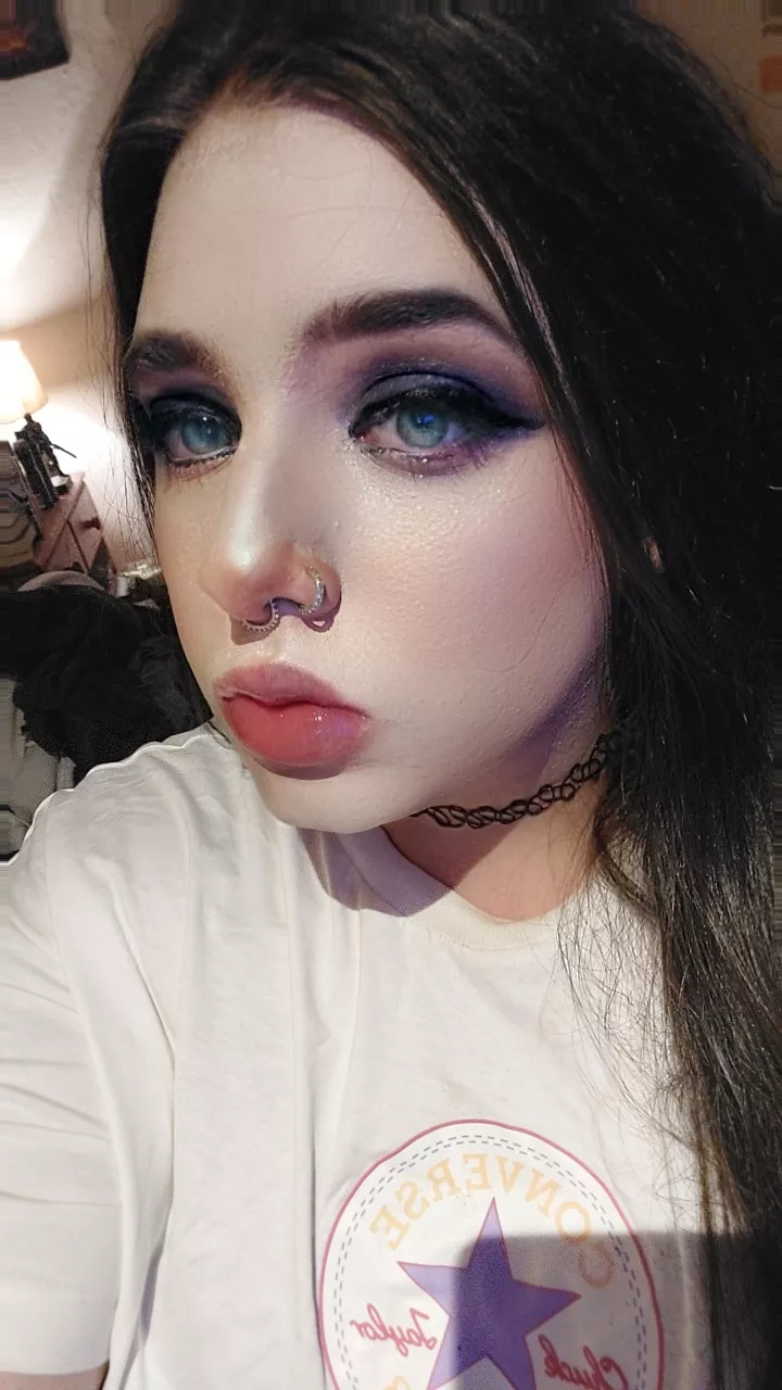 Just a normal boi, don't mind me! Feel free to say hai 😘