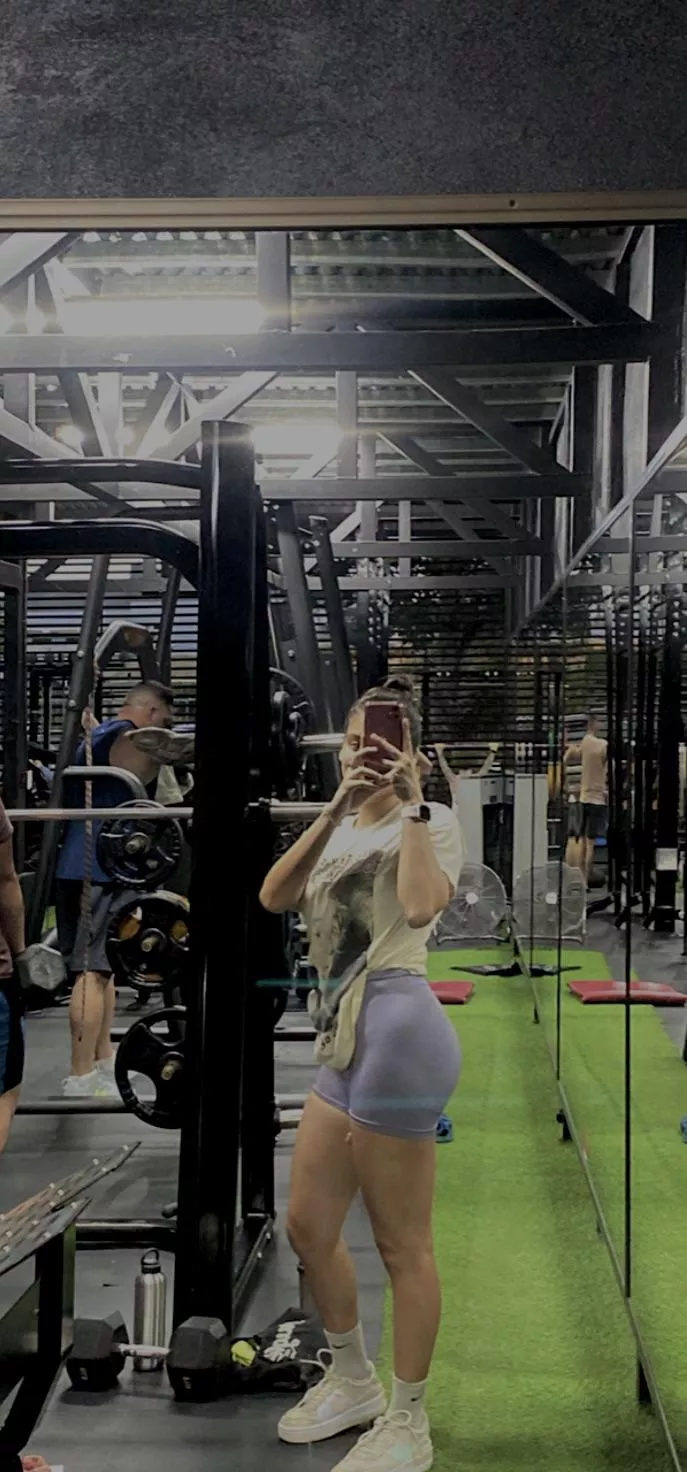 late night workout🥵🍑(f)