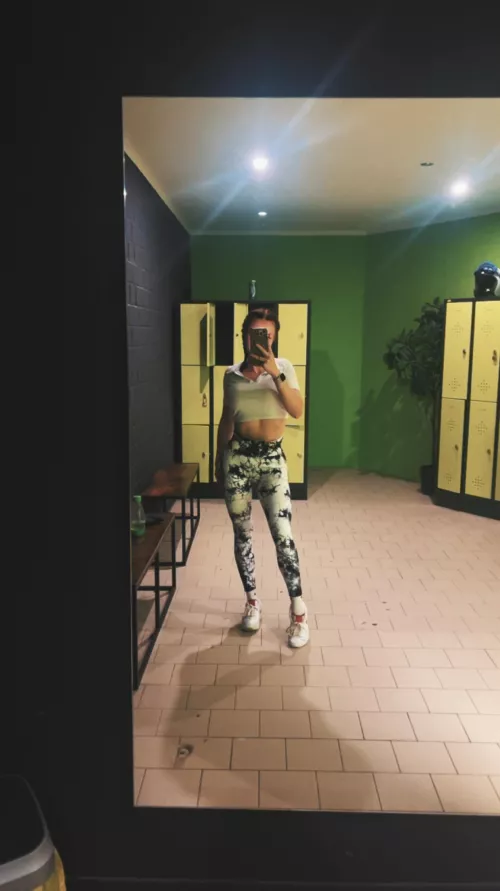 quick pic in the gym [IMG]