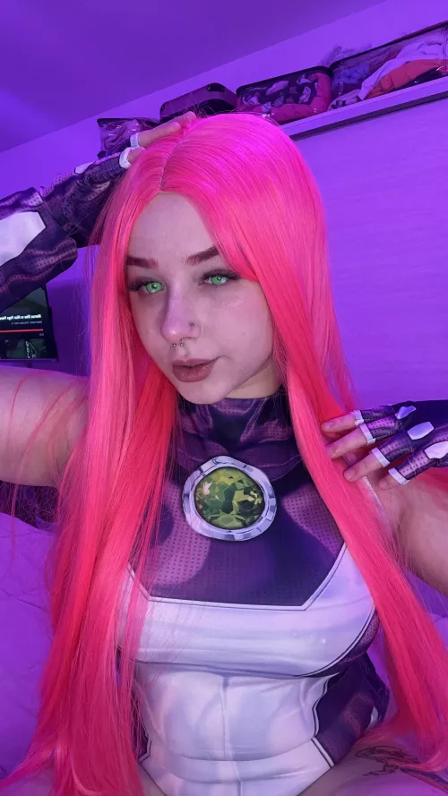 Starfire from Teen Titans by Foxy