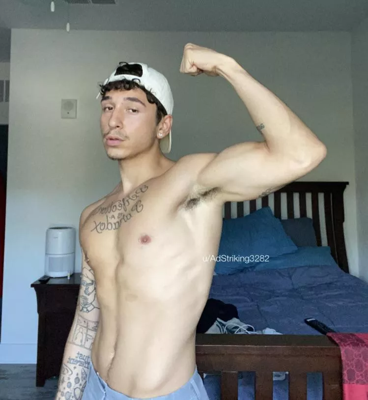 would you lick my sweaty pits after the gym?😛😈