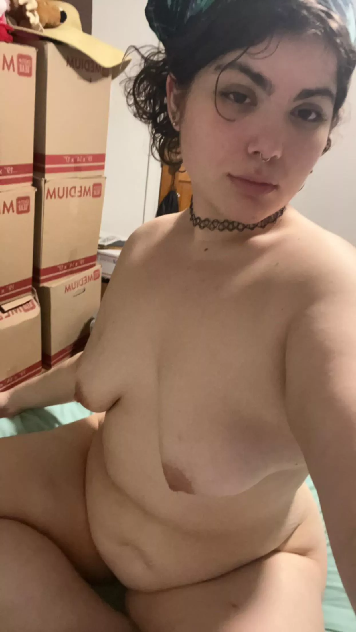 18f, 5’2, 175. im trying to learn to love my belly too