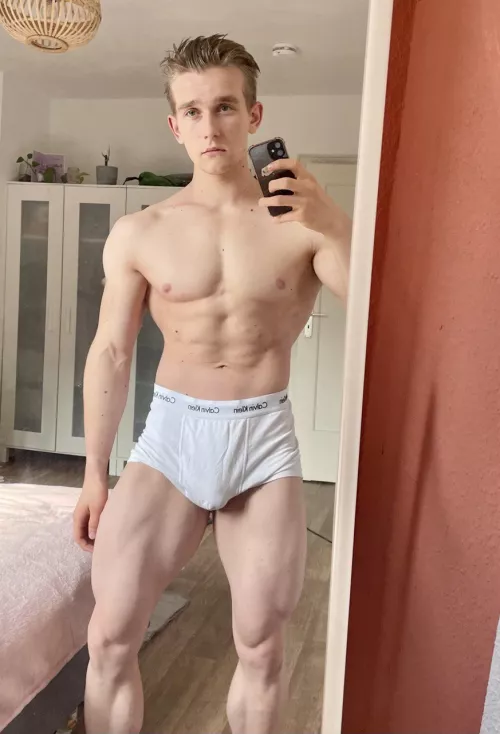 [19] Hi everyone 😜