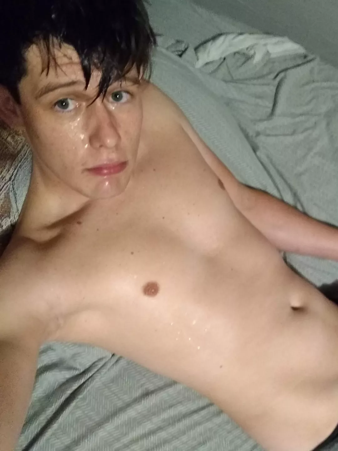 [23] who wants to use me like a slut 😋