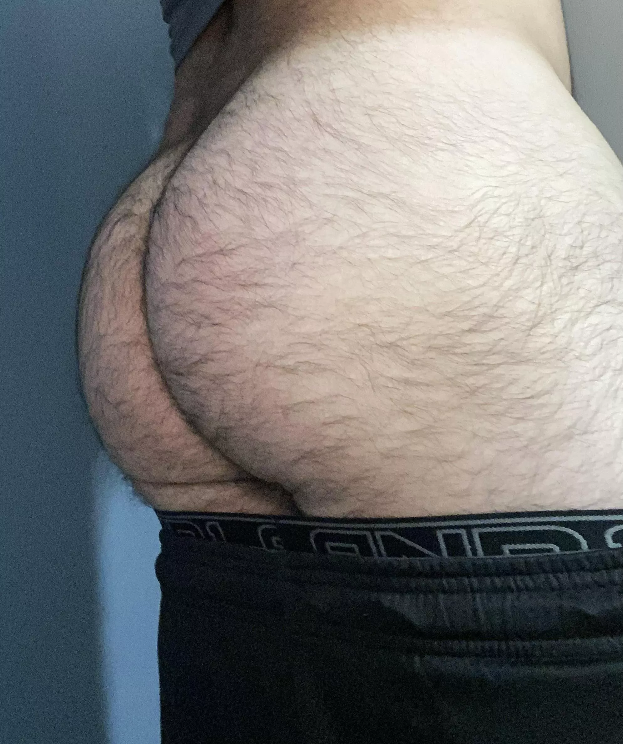 24 in shape discreet with a big furry bubble butt. 🍑DM me or add my kikk: ScottyKarr