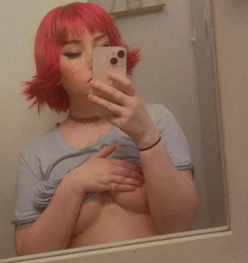 Do you think pink is my color ?