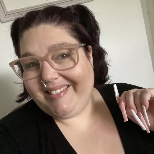 Have you missed me? I hope so as I’d like to post nudes😈