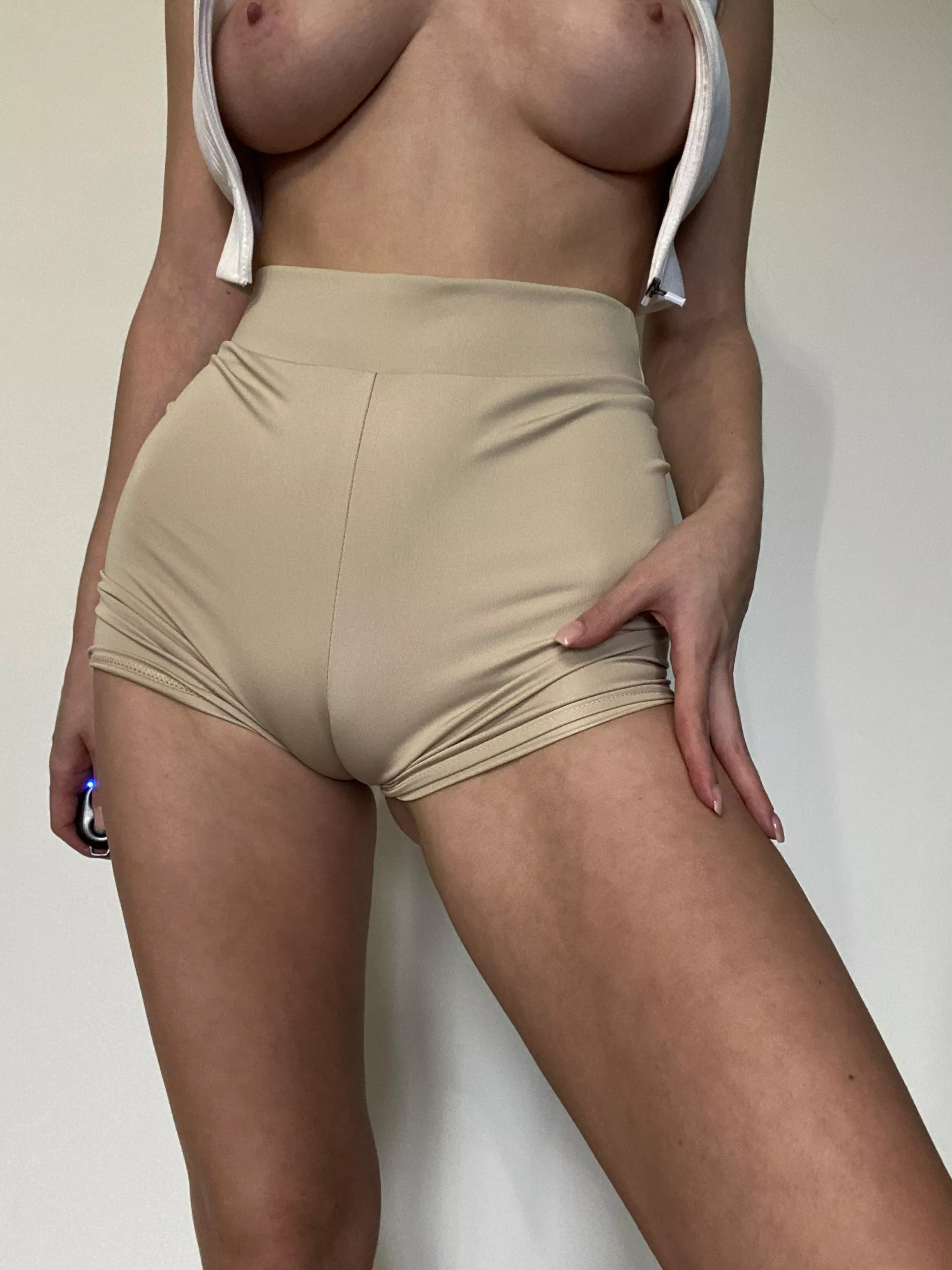 Having a cameltoe almost makes me wet