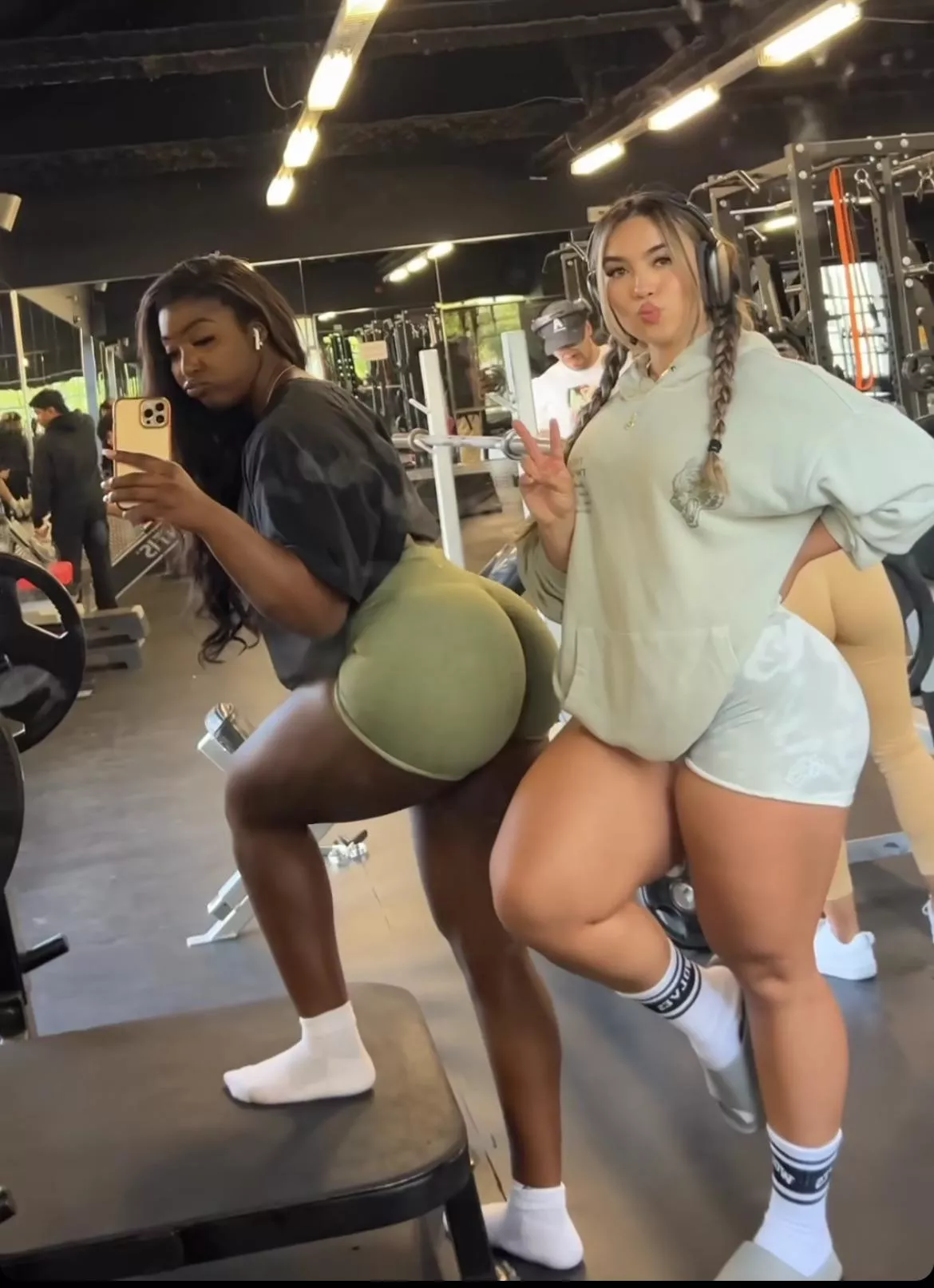 Monickqafit/Tamaraadawn