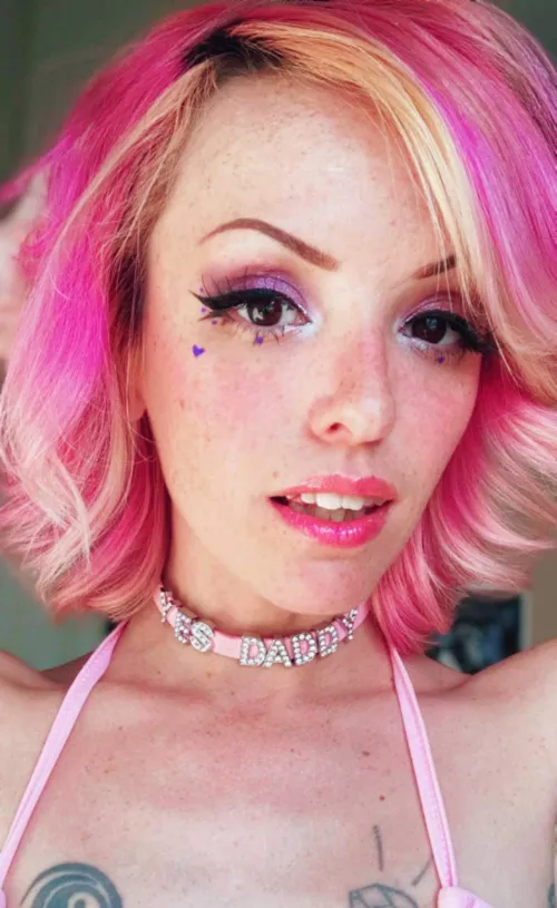 My favorite choker at the moment <3