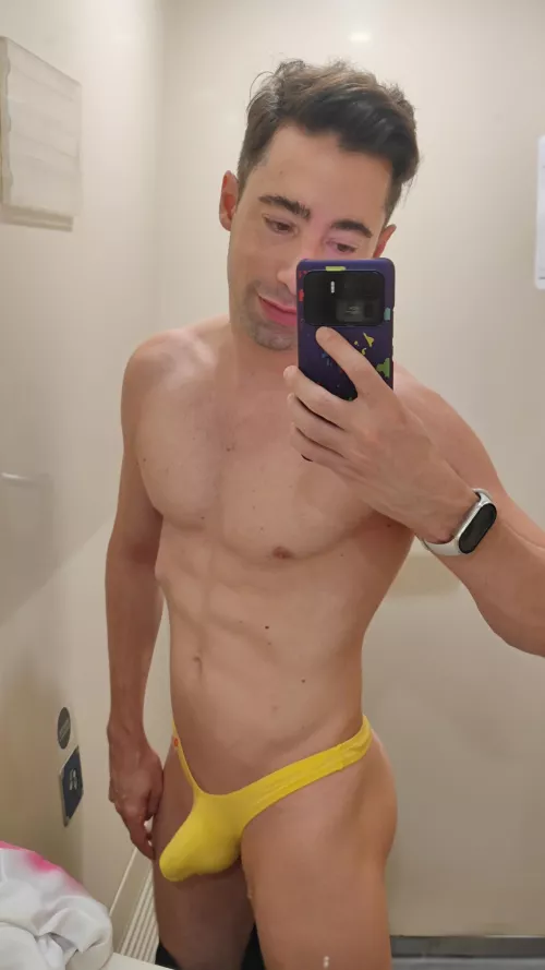 On the train in my 🟡thong