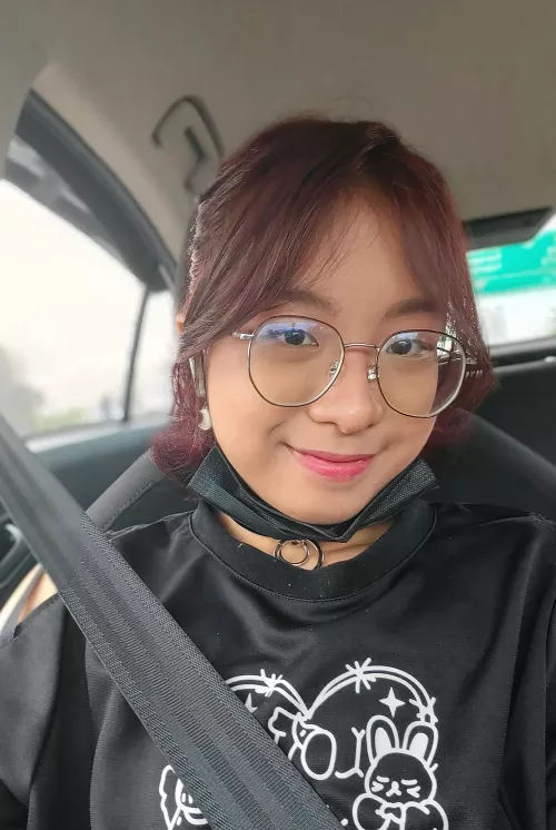 Thoughts on femboy with glasses? >~<