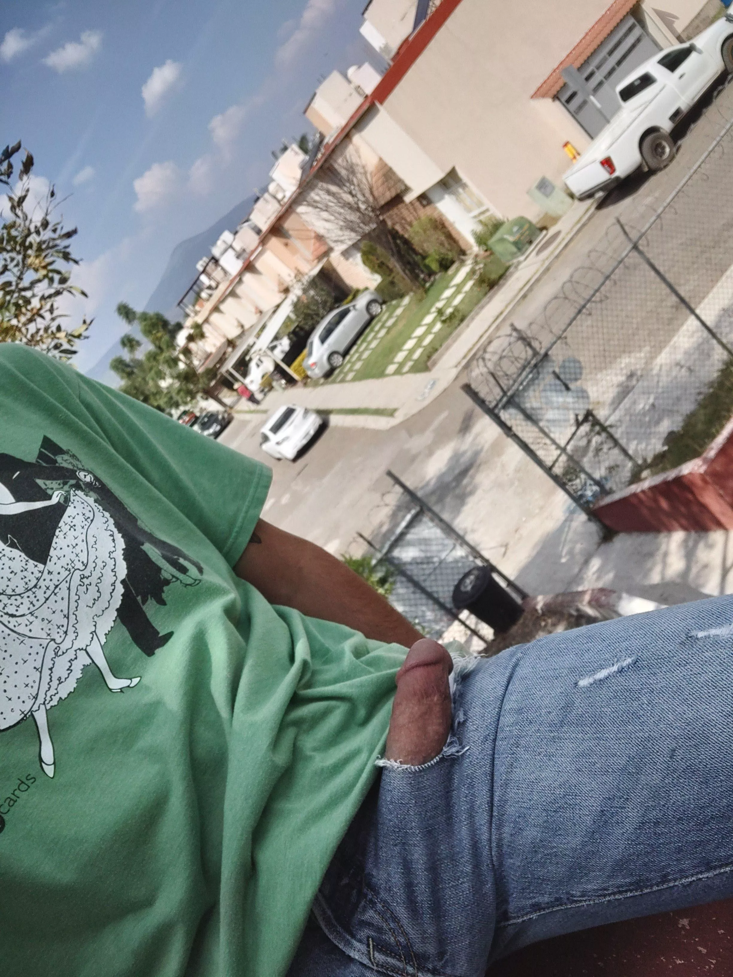 Would you suck right here?