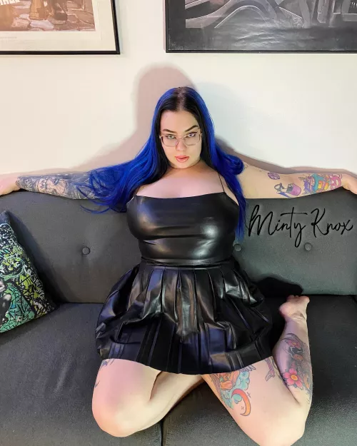 Your leather goddess 💋