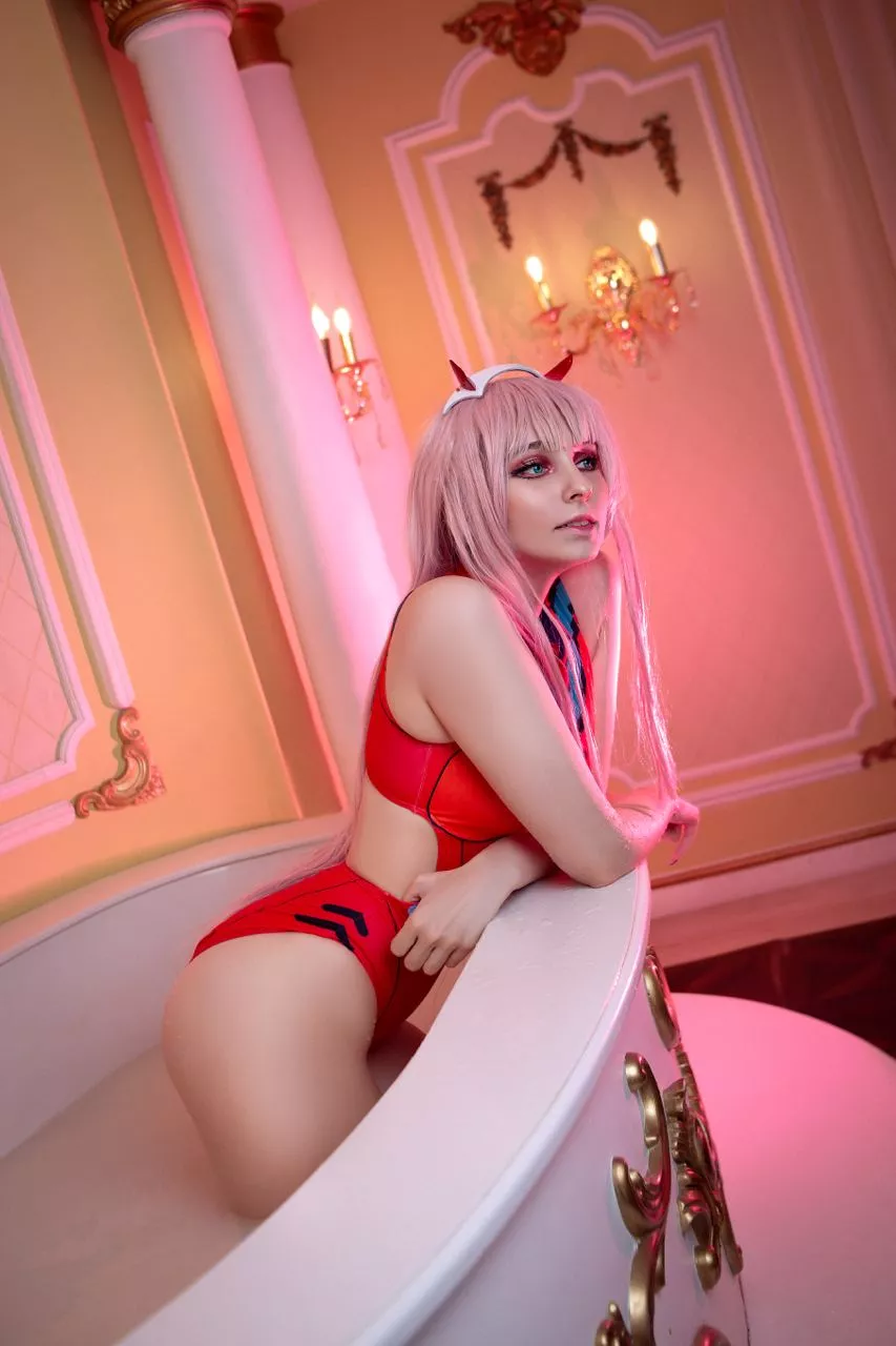 Zero Two by mia_green_tea