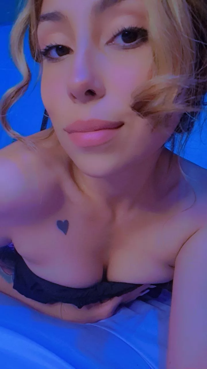 Downblouse view is perfect for titty fucking