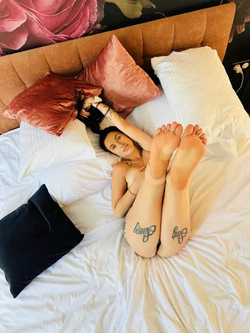 Give my feet the attention they deserve, baby