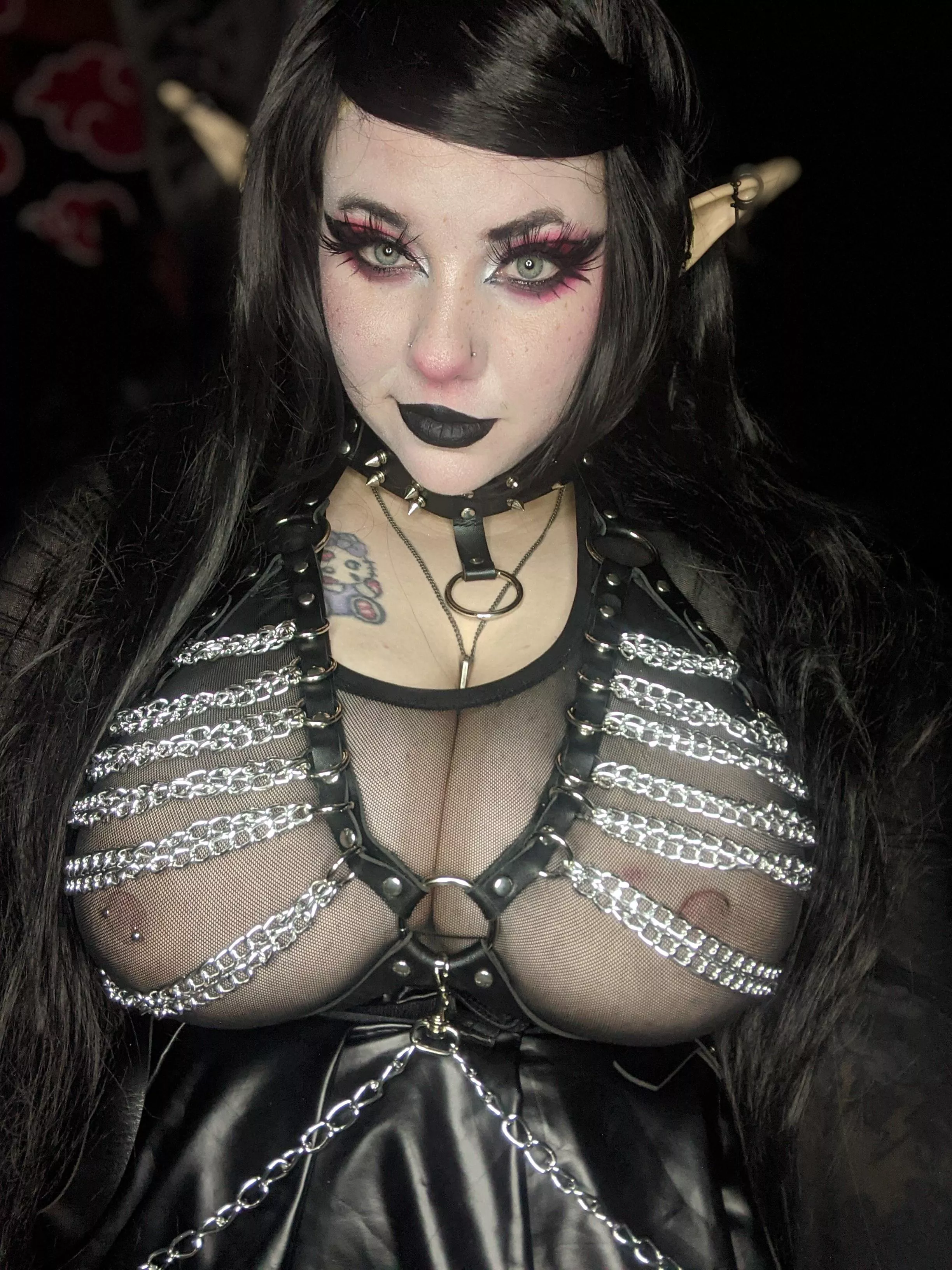 I don't have anyone to send nudes to, so can I send them to you instead?