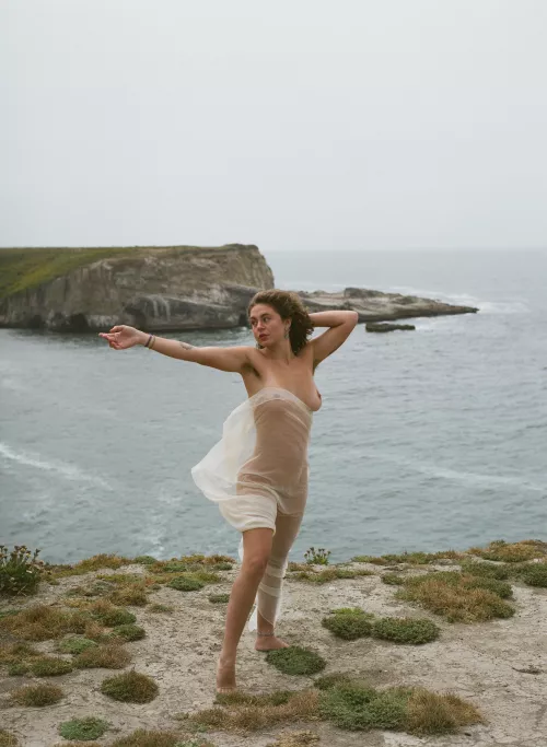 I love being bare out in nature. This earth fills me with sensual power