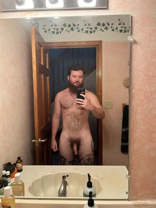 It’s my birthday! So here’s a naked photo for y’all 😊