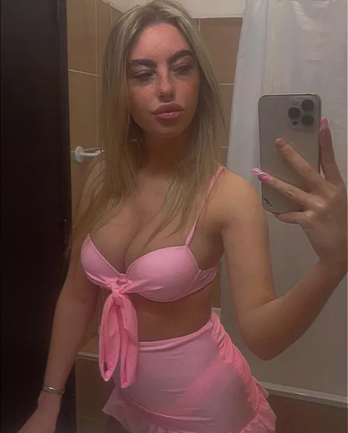 Love them big pouty lips 😍