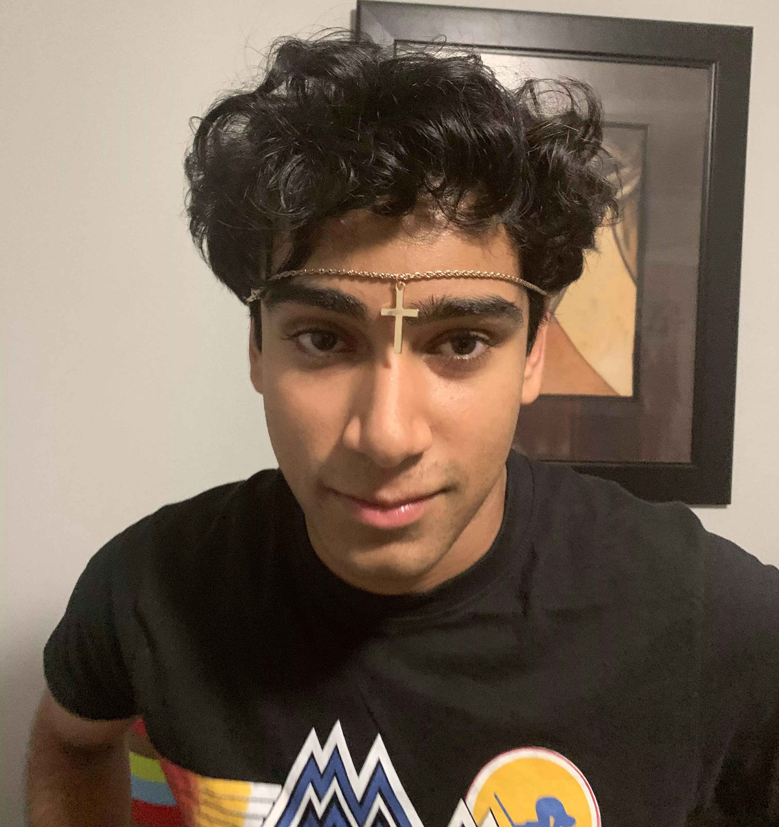 My sister thinks I’d look good in a circlet and is now finding me a Shadowheart cosplay for Halloween, I say I’m more of an Astarion what do you think?