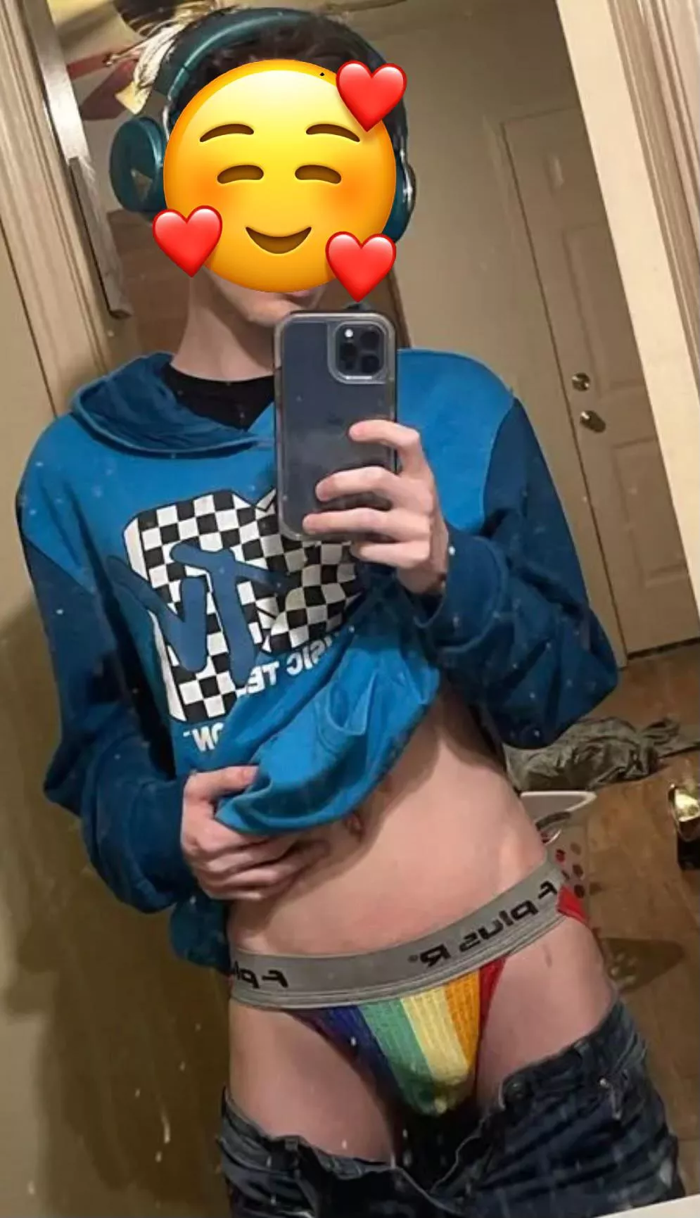 someone clean my mirror please?