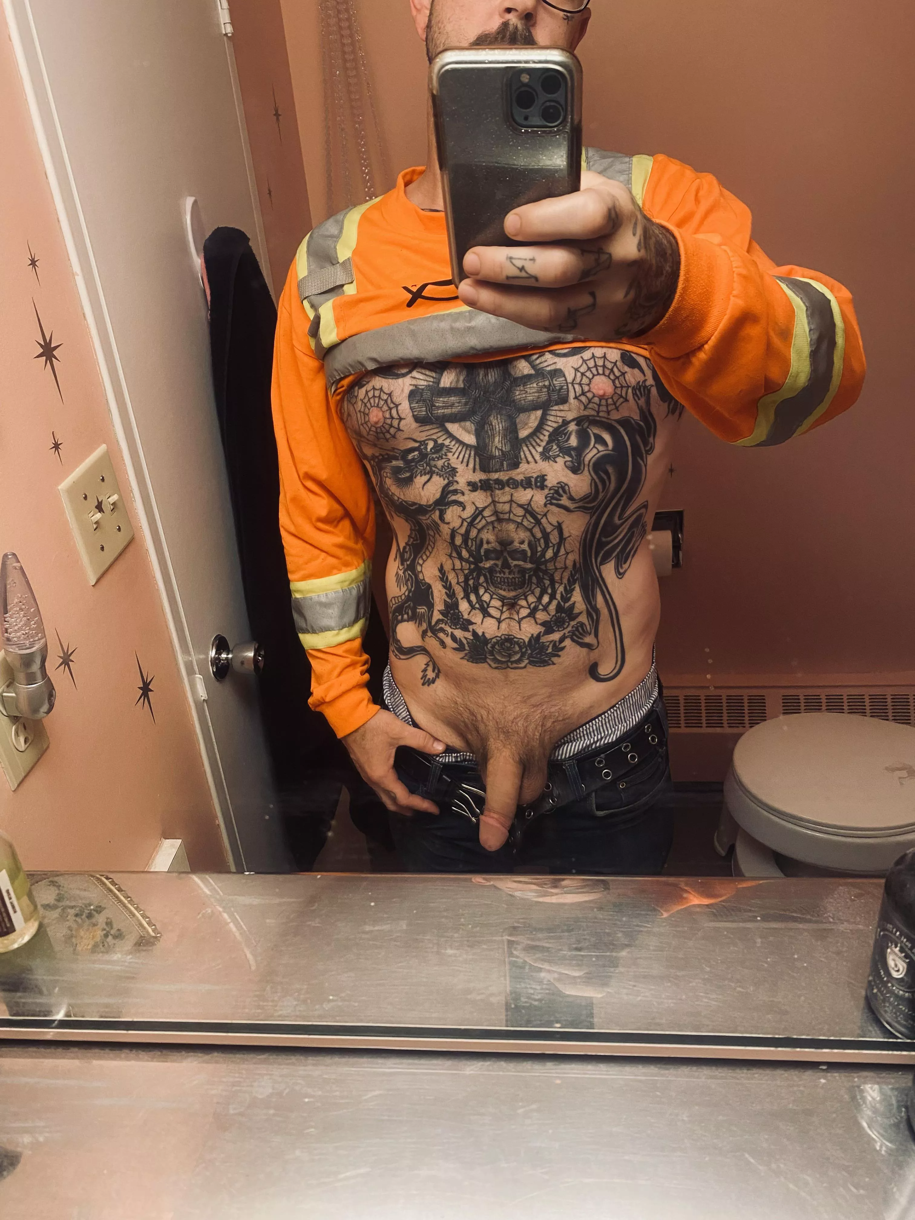 Take some dick pics at work today boys [33]