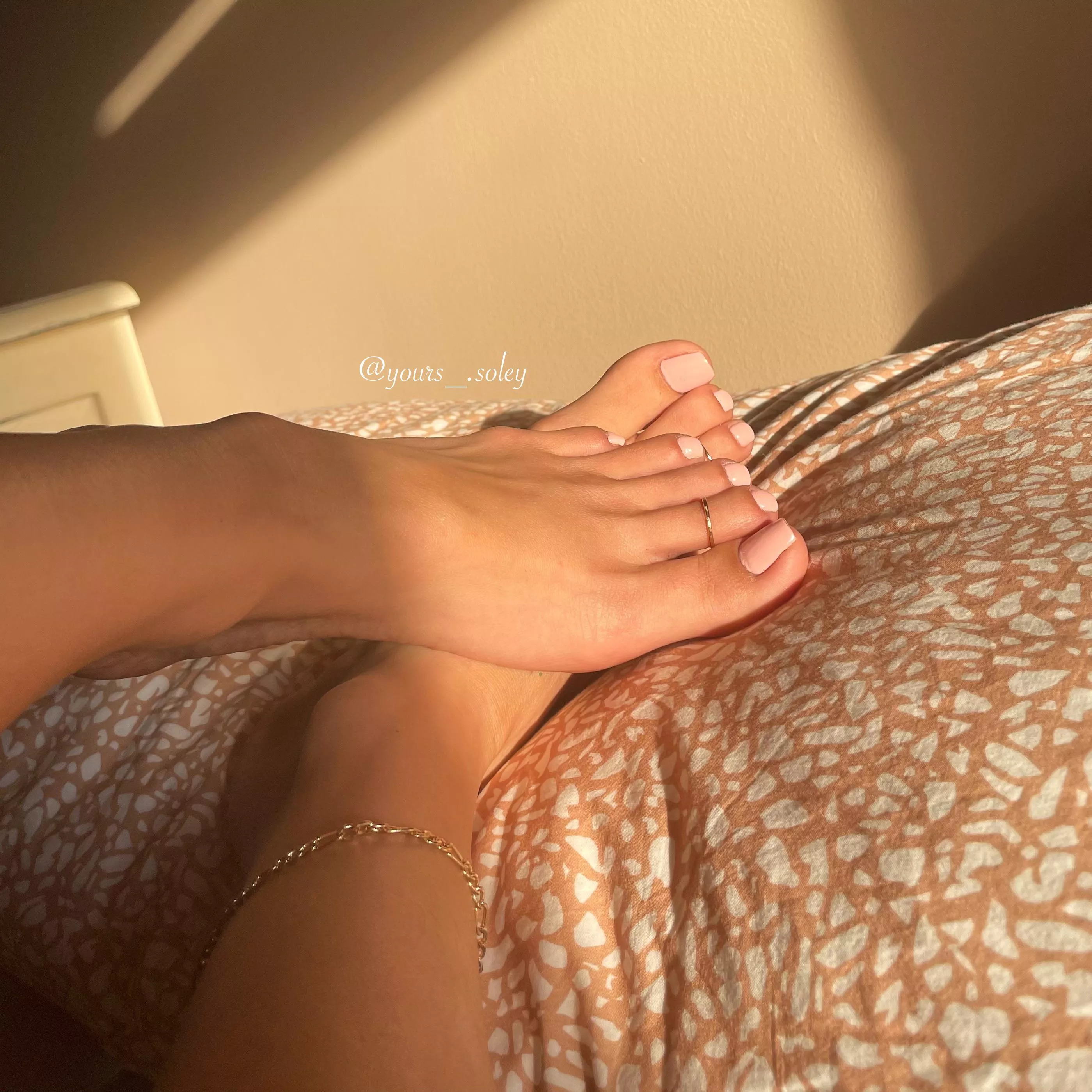 Waiting for you .. ✨🌸