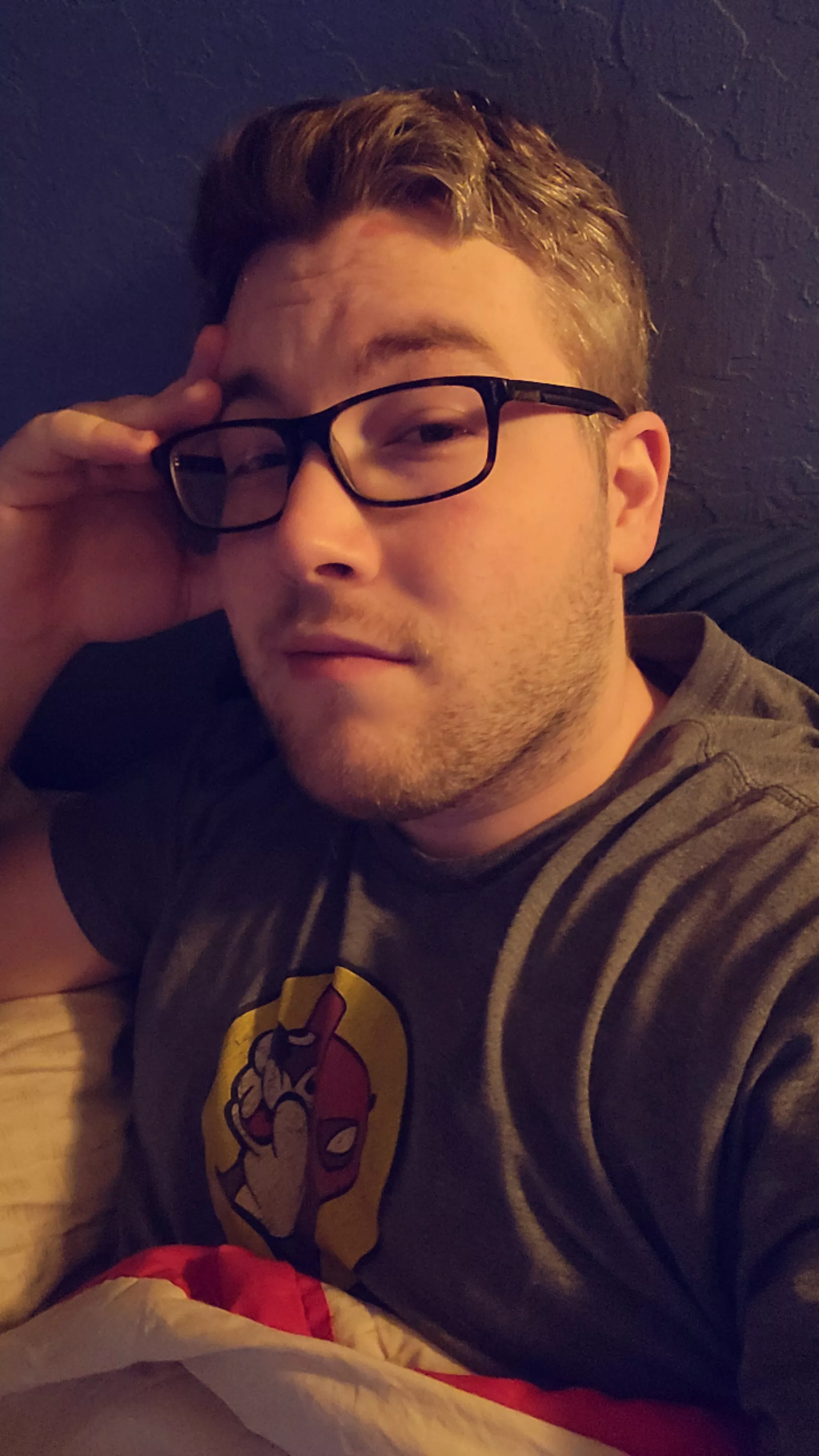 Where are all the cute, big spoon gaymer boys at? 👀