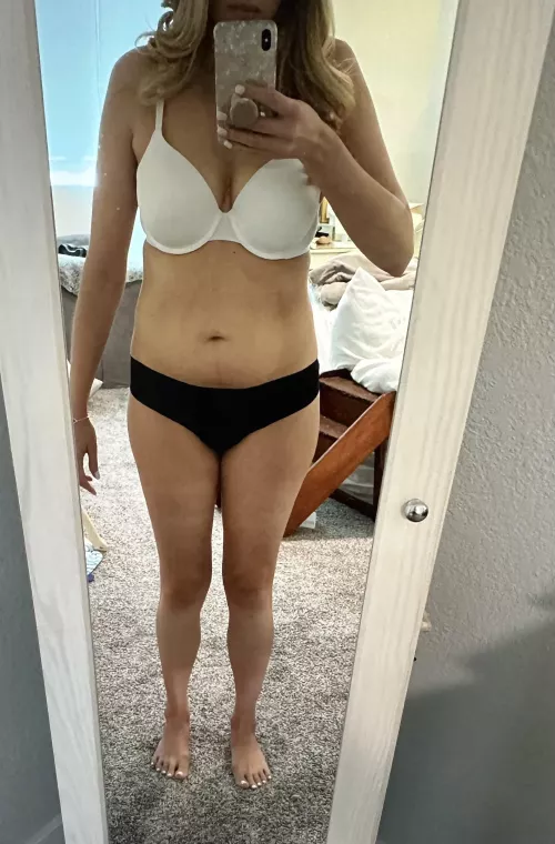 Wifeys insecure about her mom bod