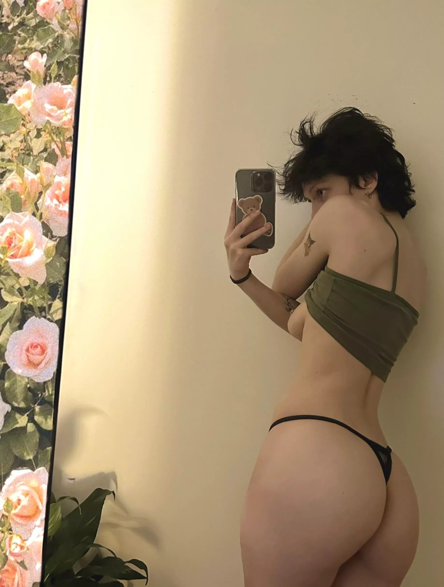 would look better with a handprint