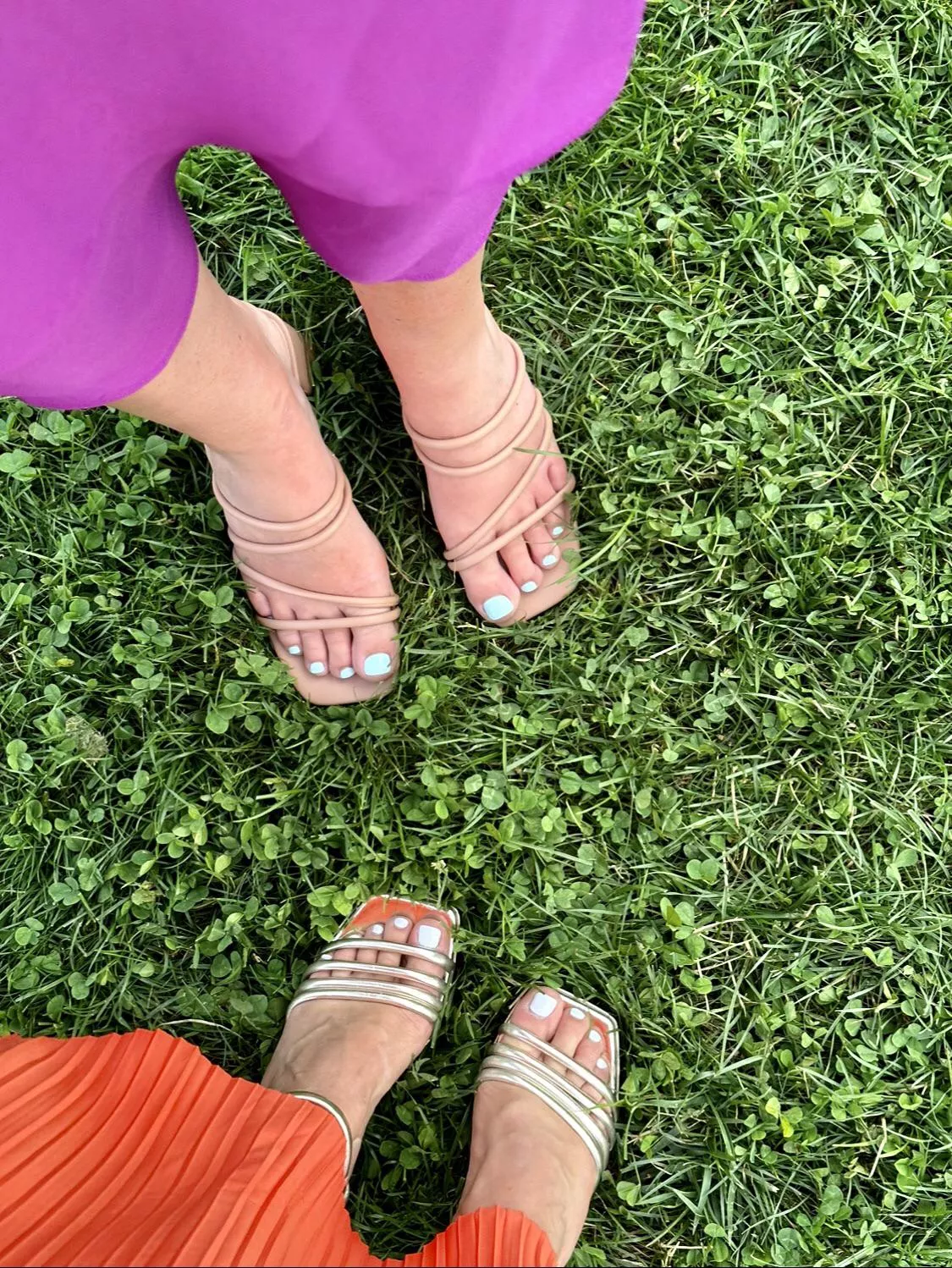 You can only choose one pair of feet…who ya got?? Oc