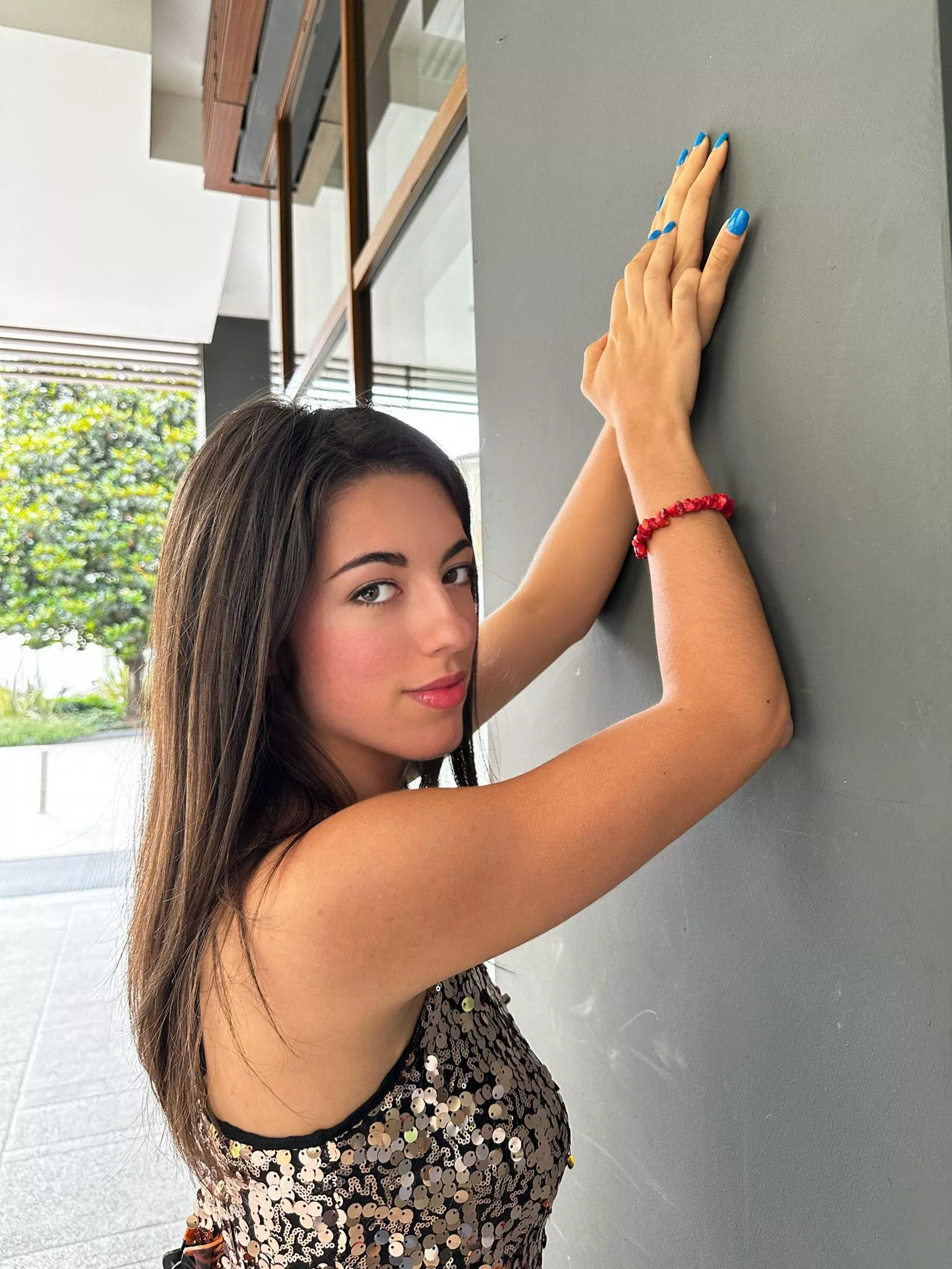 You could take pics of me and use them as your new wallpaper F19 [IUTR]