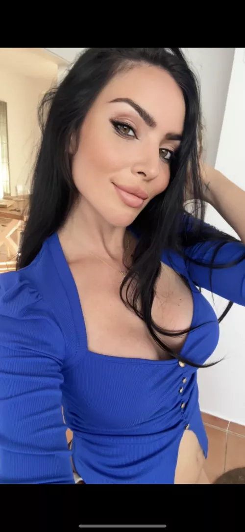 you want to date a MILF next door like me?