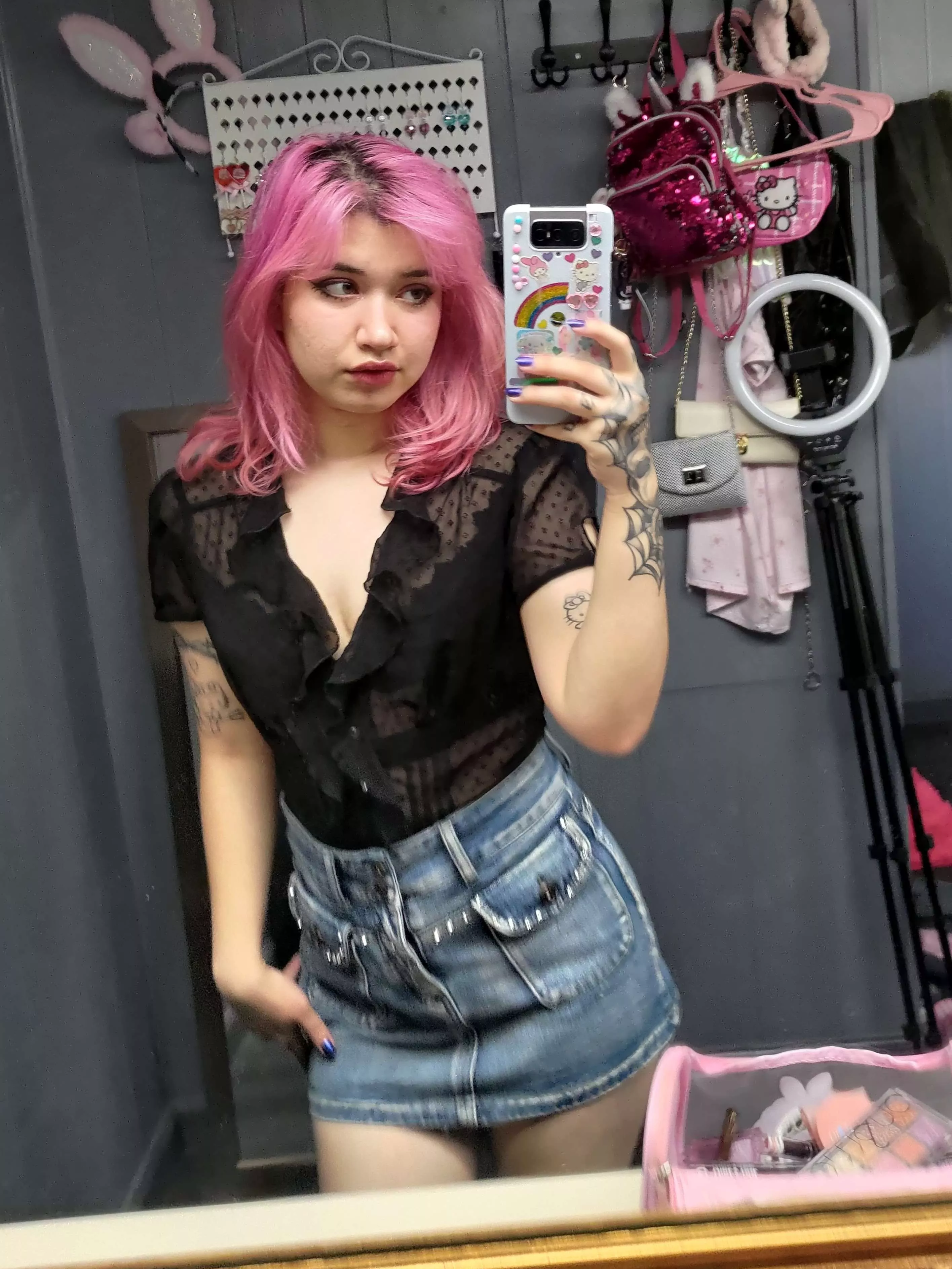 Blurry but do i still look cute? :3