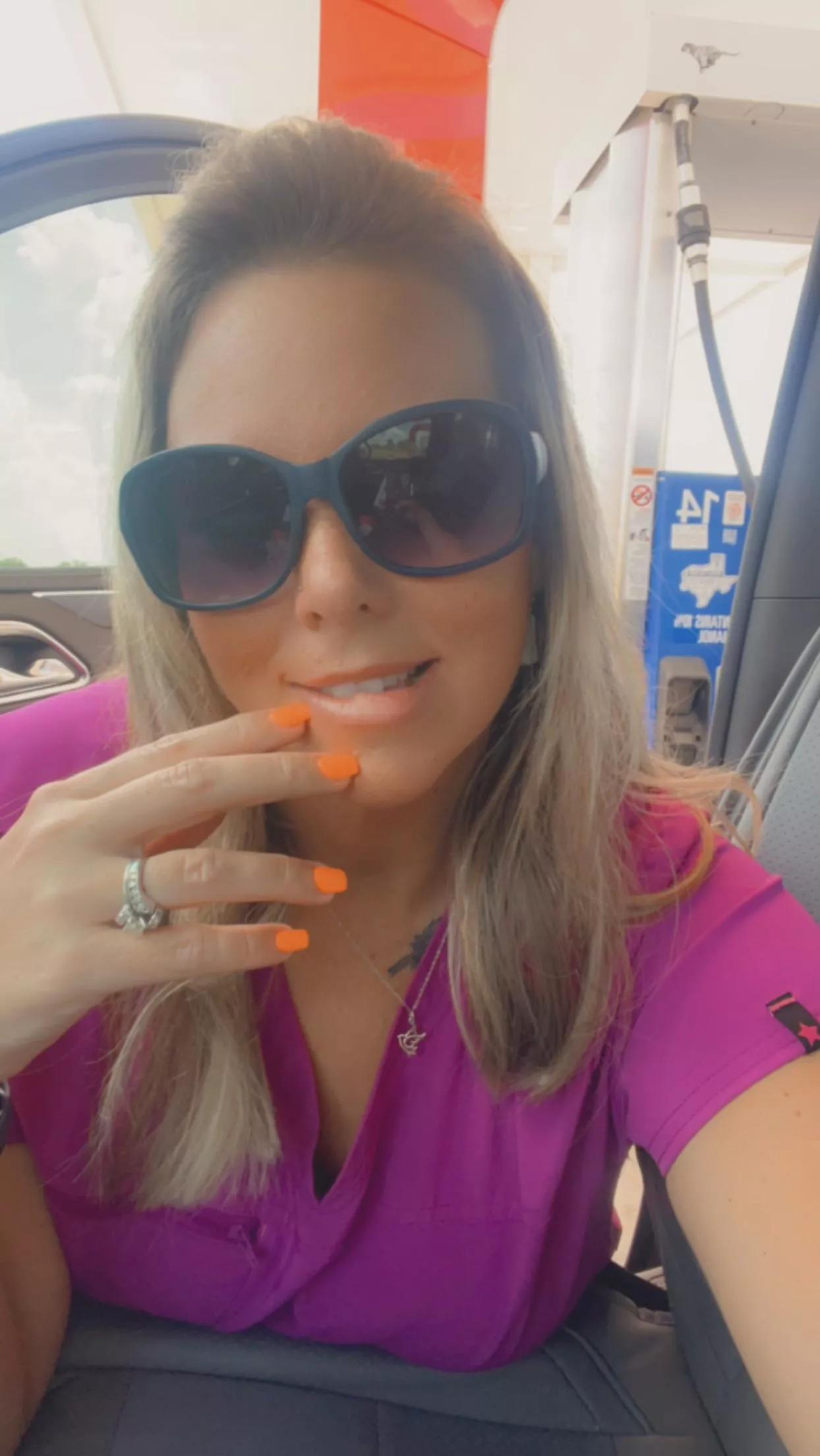 Do you like my fall colored nails?