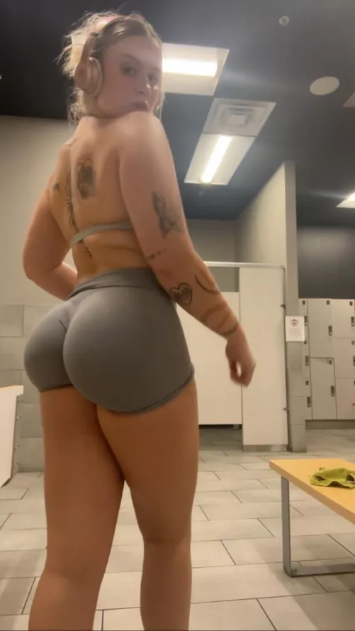 Evelyn Diller (@trainwithevs)