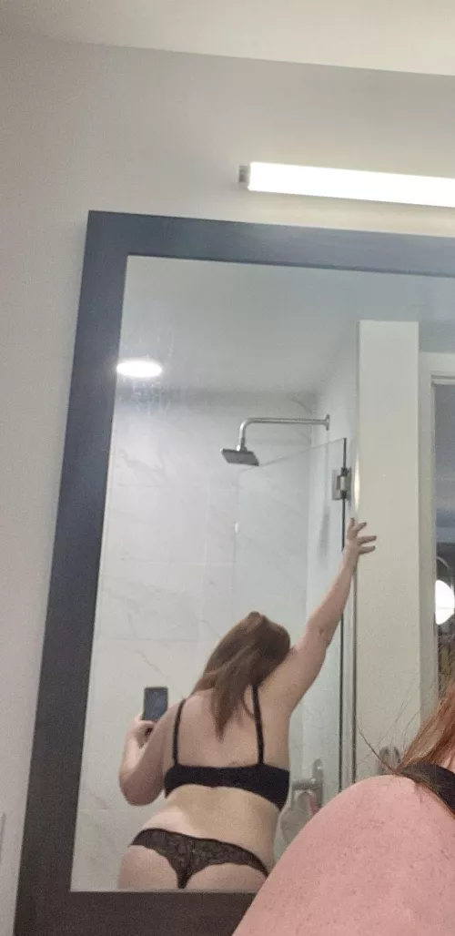 Frex on the shoulders, frex on the 🍑