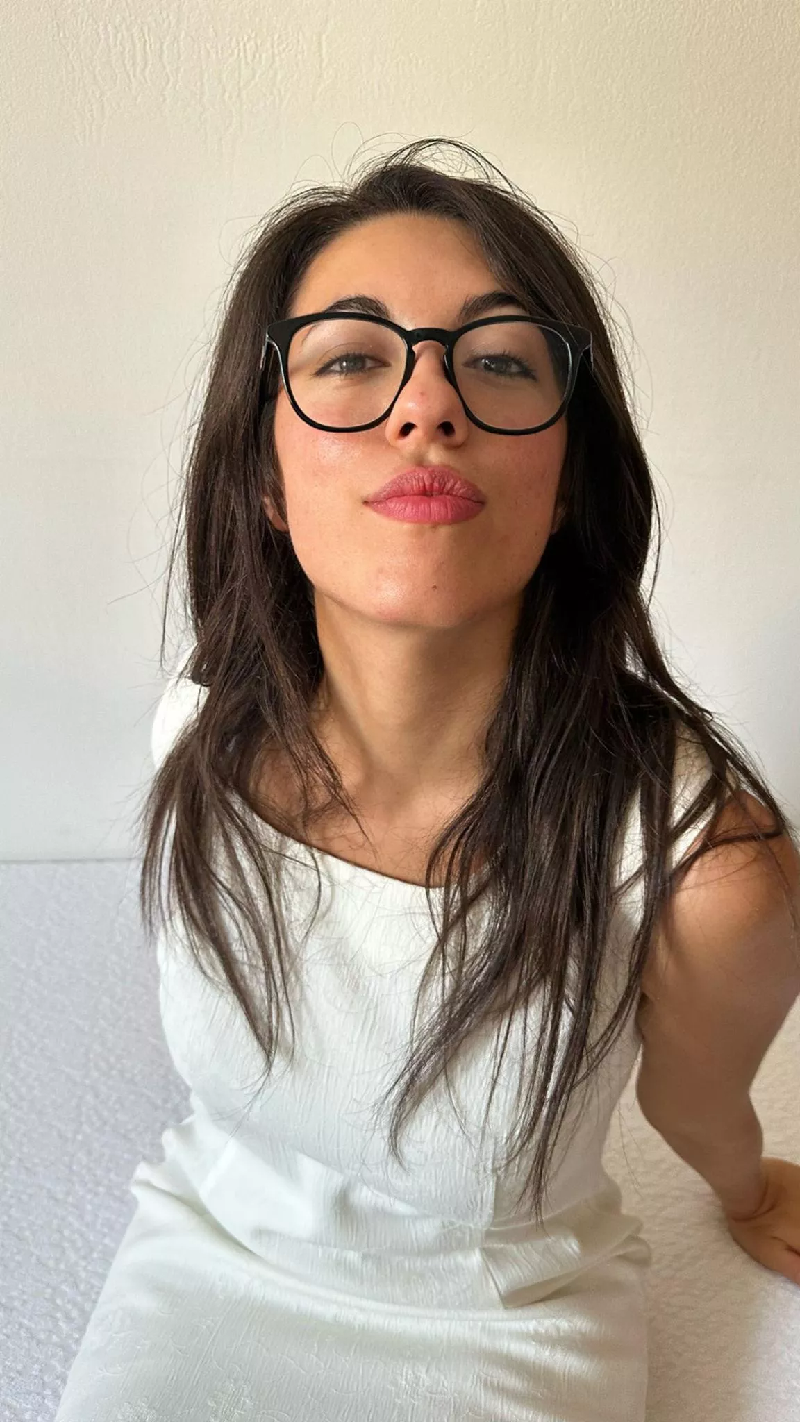 Give me a kiss, yes F19