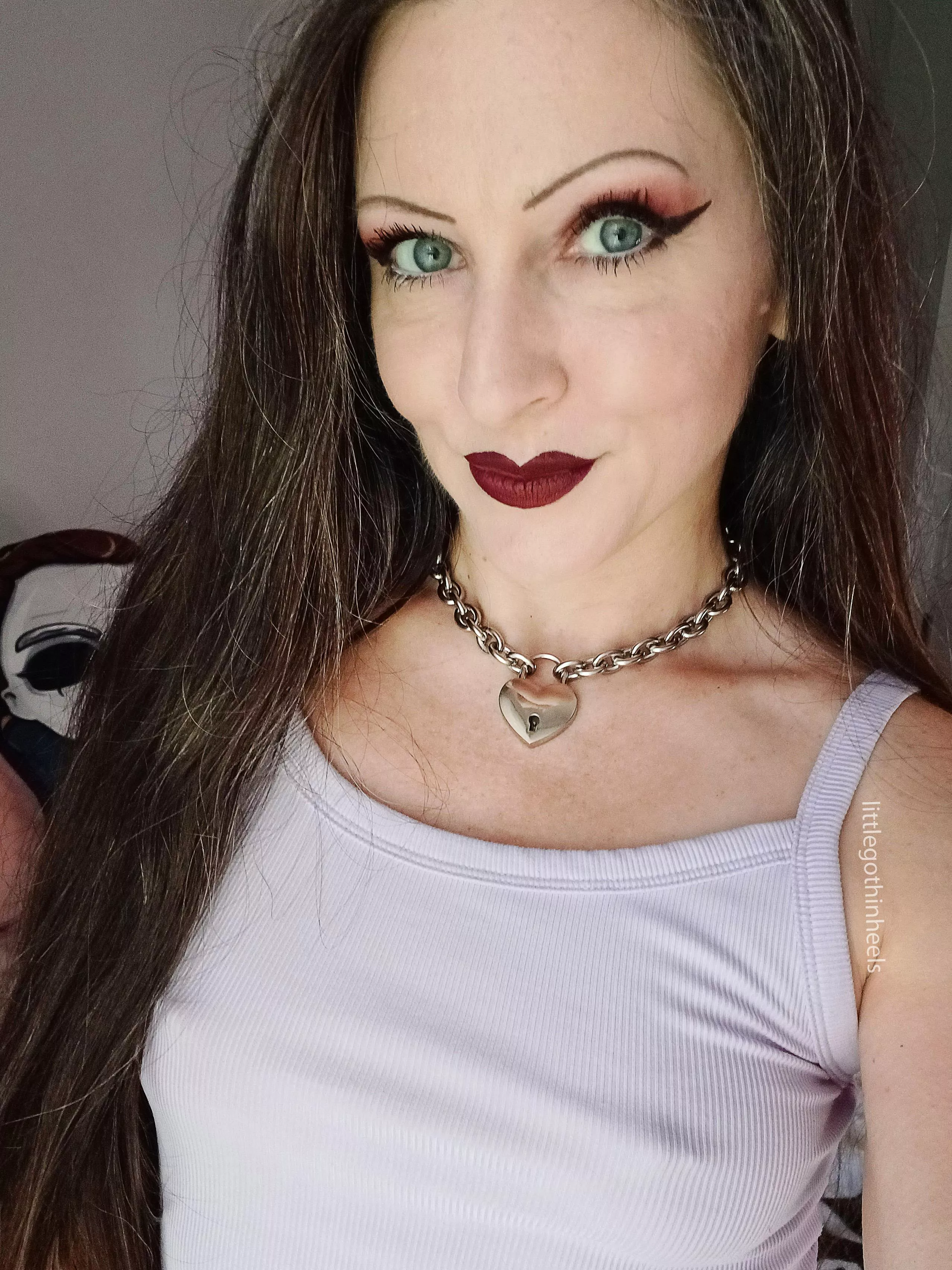 I don't own any bras (42F)