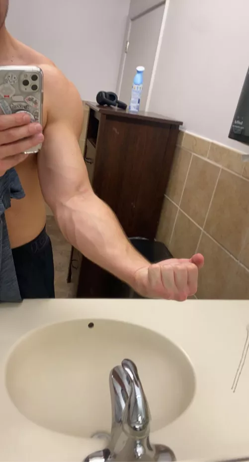 i love the way my arms look when i flex