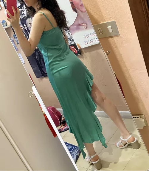 Ready for tonight 👗