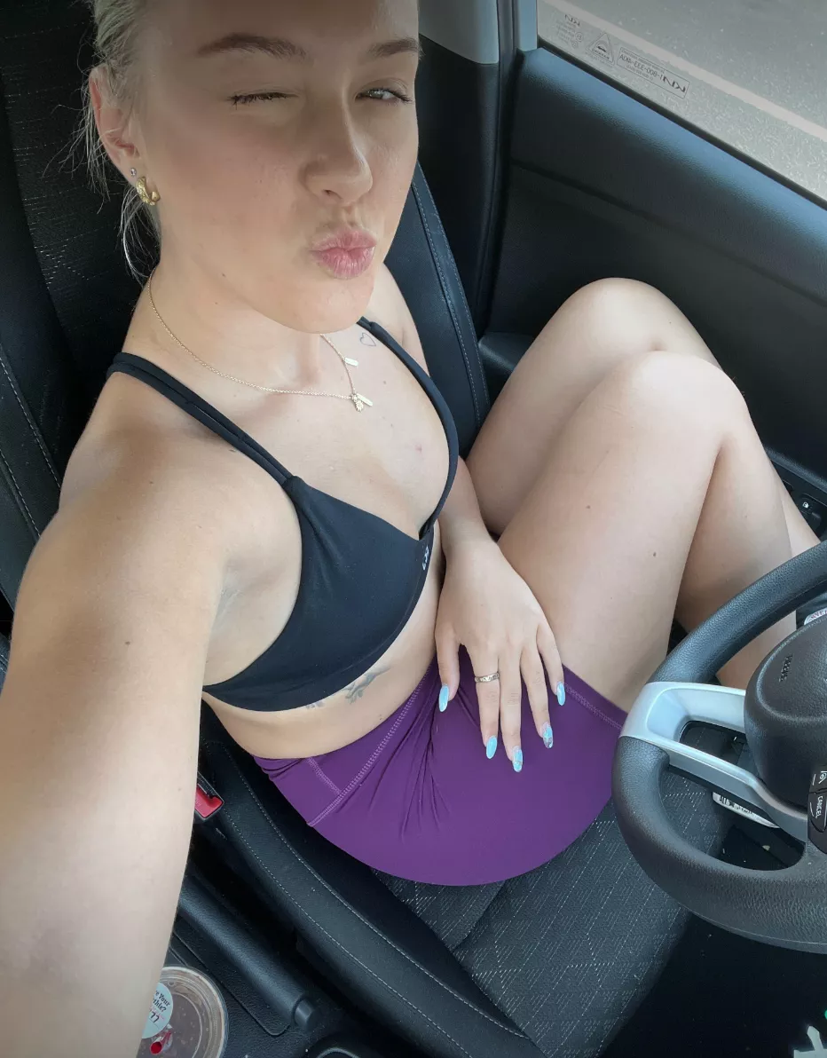 Waiting for my quickie buddy 😋