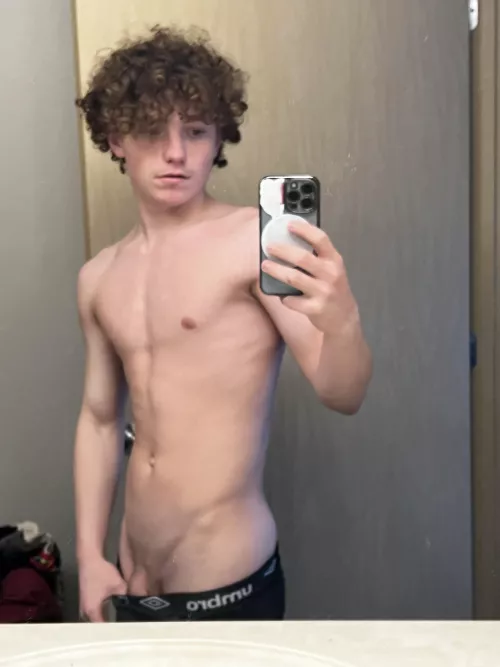 Wanna fuck with this Afro Tom Holland?