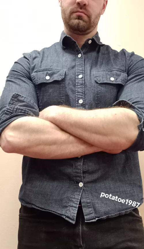 Want to be embraced by my arms? They were made for hugs.