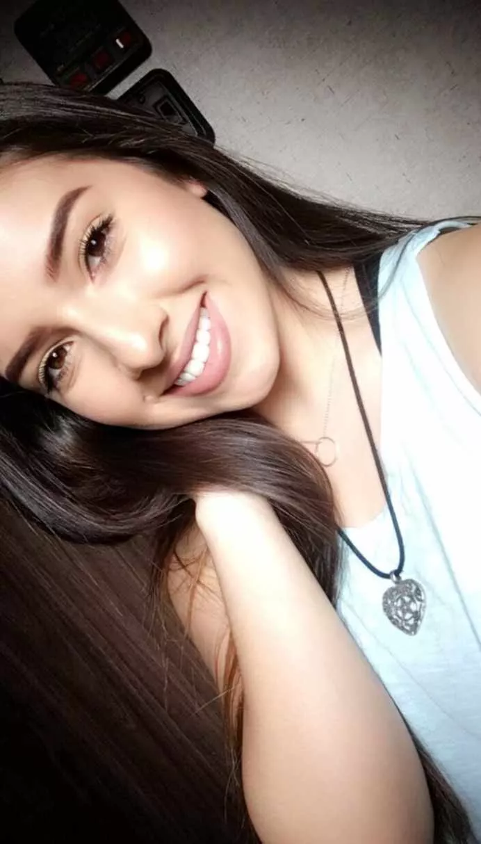 22 [F4M] Im New here Just Want to Meet new people And make Some Fun Im bored And horny hit Me up Snapp me : christel_701