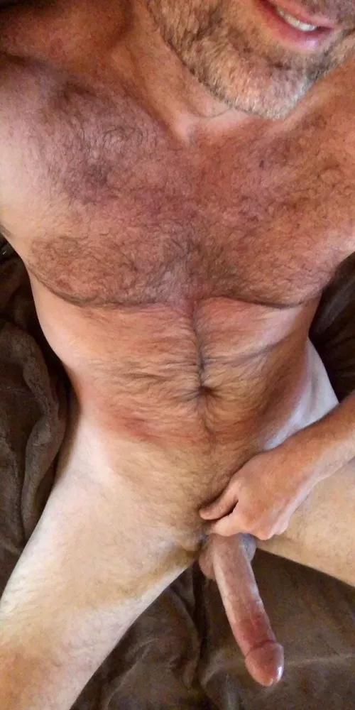 6ft5 and hairy from head to toe